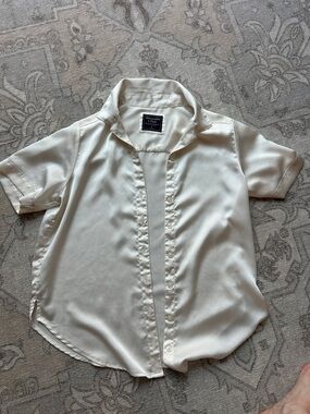 Abercrombie & Fitch Cream Satin Short-Sleeve Button-Up Blouse